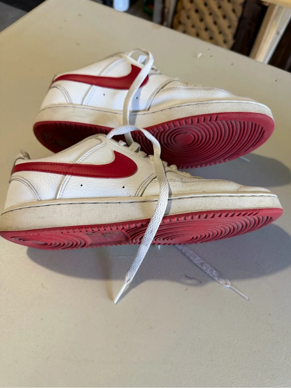 Nike White size 9  Sneakers with Red Swoosh - Picture 3 of 5